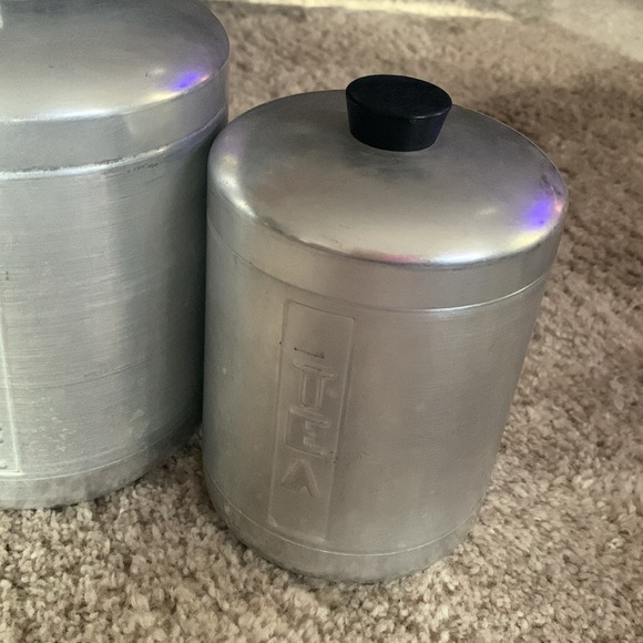 Vintage Aluminum Canister Set with Salt and Pepper shakers! - Picture 4 of 7